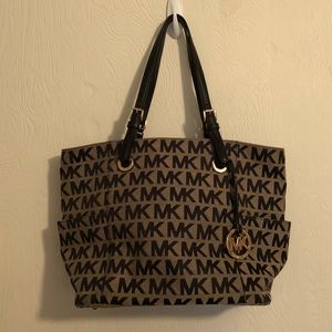 Michael Kors Jet Set signature logo tote